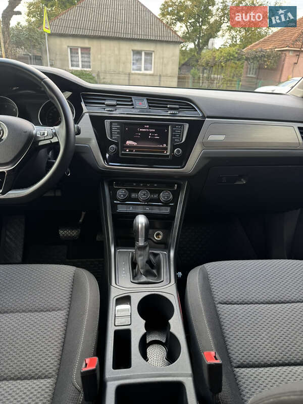 Микровэн Volkswagen Touran 2016 в Сваляве