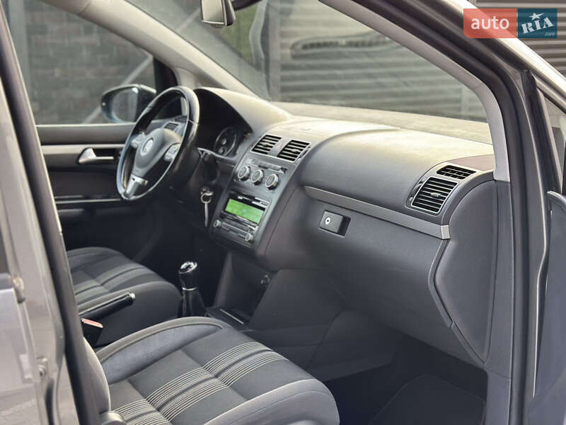 Мінівен Volkswagen Touran 2012 в Луцьку фото 34 Мінівен Volkswagen Touran 2012 в Луцьку