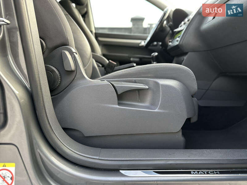 Мінівен Volkswagen Touran 2012 в Луцьку фото 53 Мінівен Volkswagen Touran 2012 в Луцьку