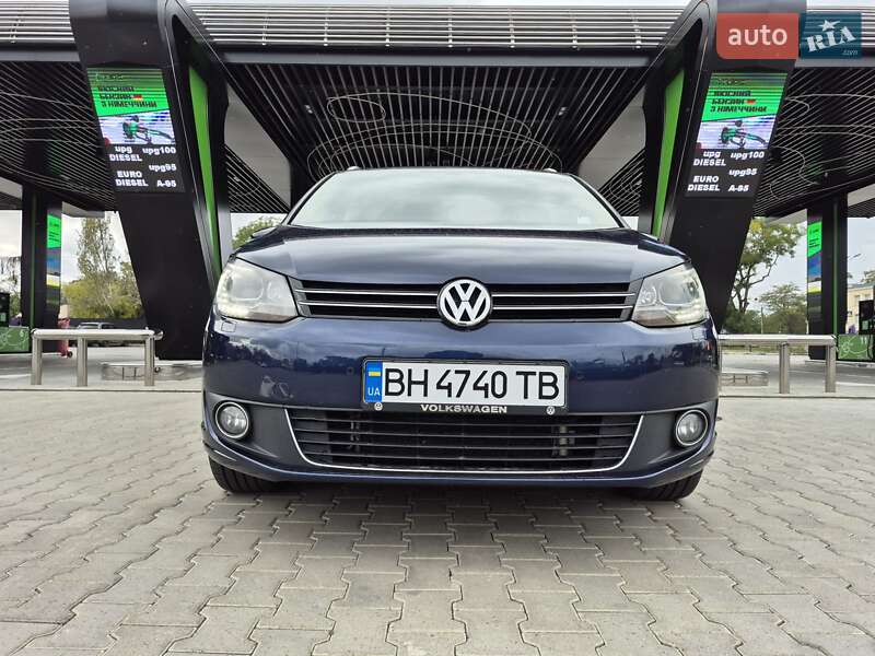Мінівен Volkswagen Touran 2014 в Одесі