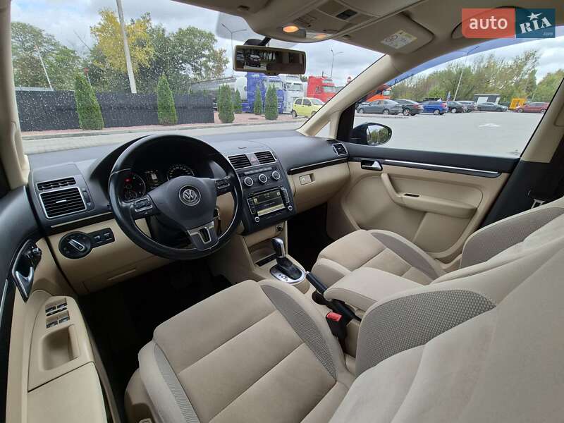 Мінівен Volkswagen Touran 2014 в Одесі