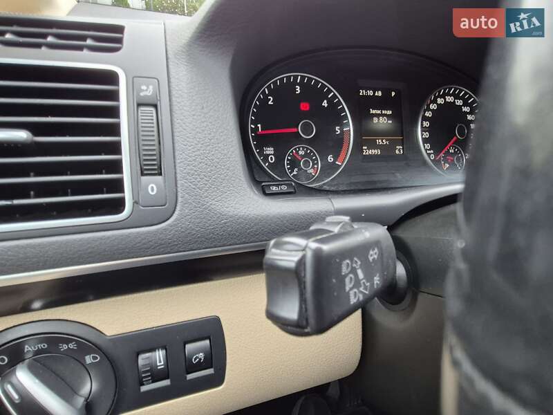 Мінівен Volkswagen Touran 2014 в Одесі