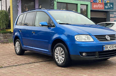 Минивэн Volkswagen Touran 2005 в Коростене