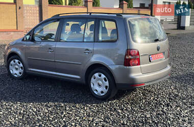 Минивэн Volkswagen Touran 2007 в 
