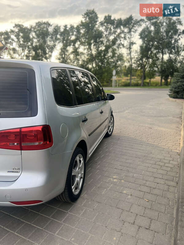 Минивэн Volkswagen Touran 2011 в Самборе