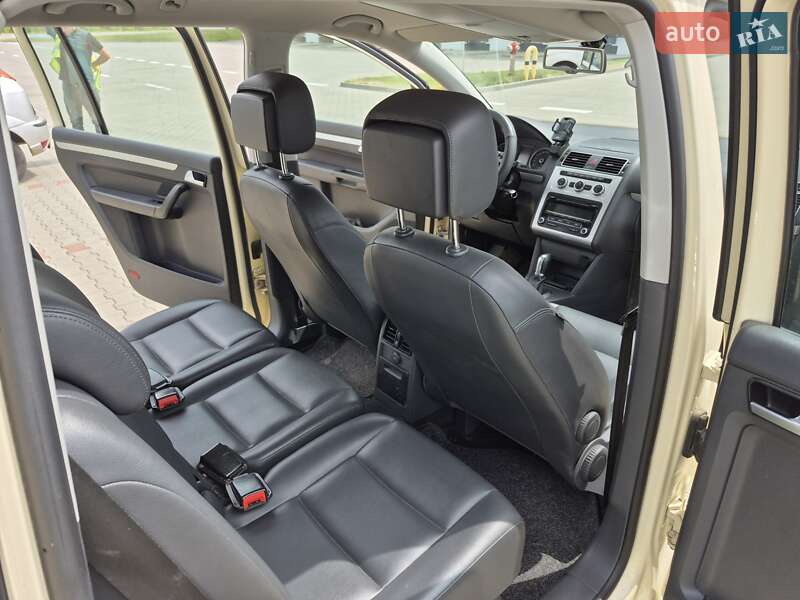 Минивэн Volkswagen Touran 2014 в Запорожье