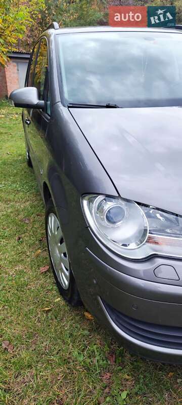 Минивэн Volkswagen Touran 2008 в Прилуках