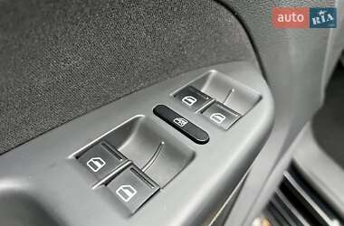 Минивэн Volkswagen Touran 2009 в 