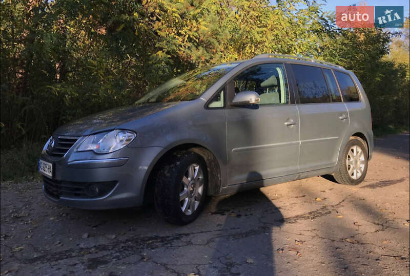 Минивэн Volkswagen Touran 2007 в Ковеле