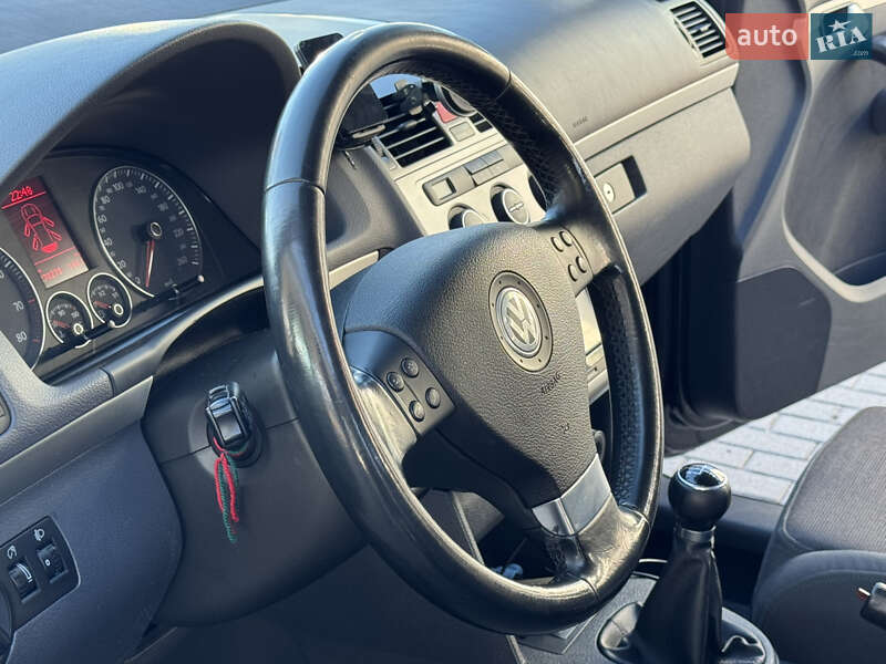 Минивэн Volkswagen Touran 2008 в Киеве фото 20 Минивэн Volkswagen Touran 2008 в Киеве