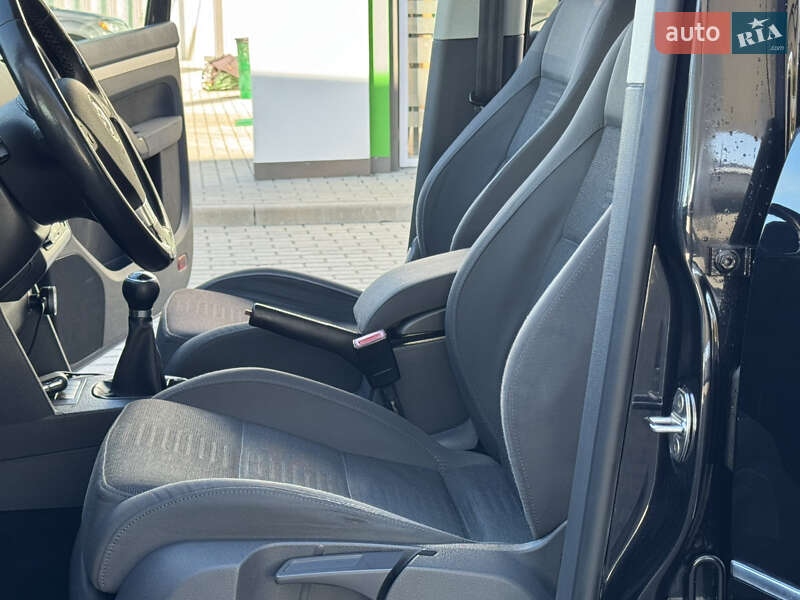 Минивэн Volkswagen Touran 2008 в Киеве фото 23 Минивэн Volkswagen Touran 2008 в Киеве