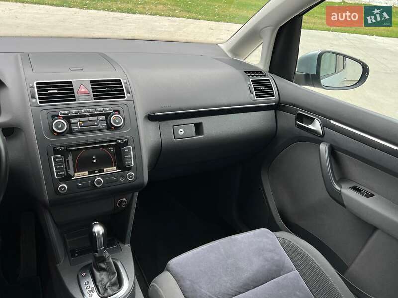 Минивэн Volkswagen Touran 2011 в Киеве