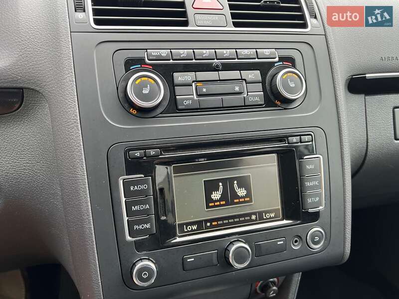 Минивэн Volkswagen Touran 2011 в Киеве