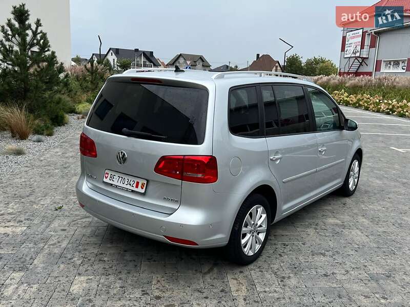 Минивэн Volkswagen Touran 2011 в Киеве