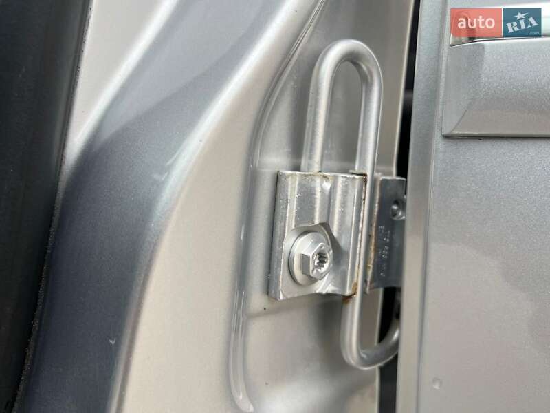 Минивэн Volkswagen Touran 2011 в Киеве