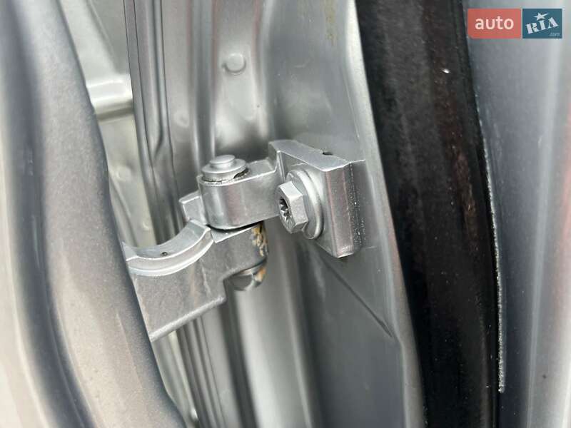 Минивэн Volkswagen Touran 2011 в Киеве