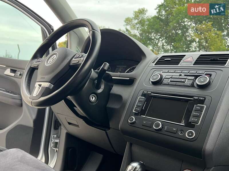 Минивэн Volkswagen Touran 2011 в Киеве