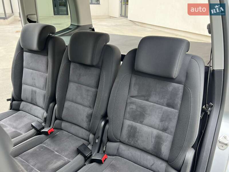 Минивэн Volkswagen Touran 2011 в Киеве