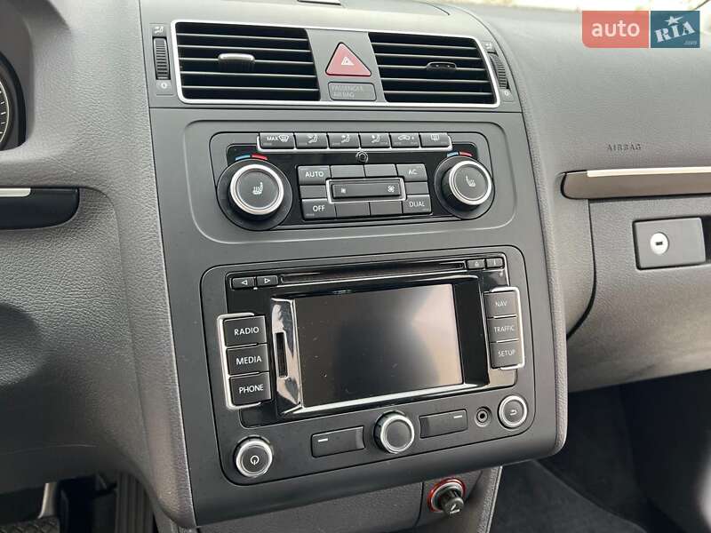 Минивэн Volkswagen Touran 2011 в Киеве