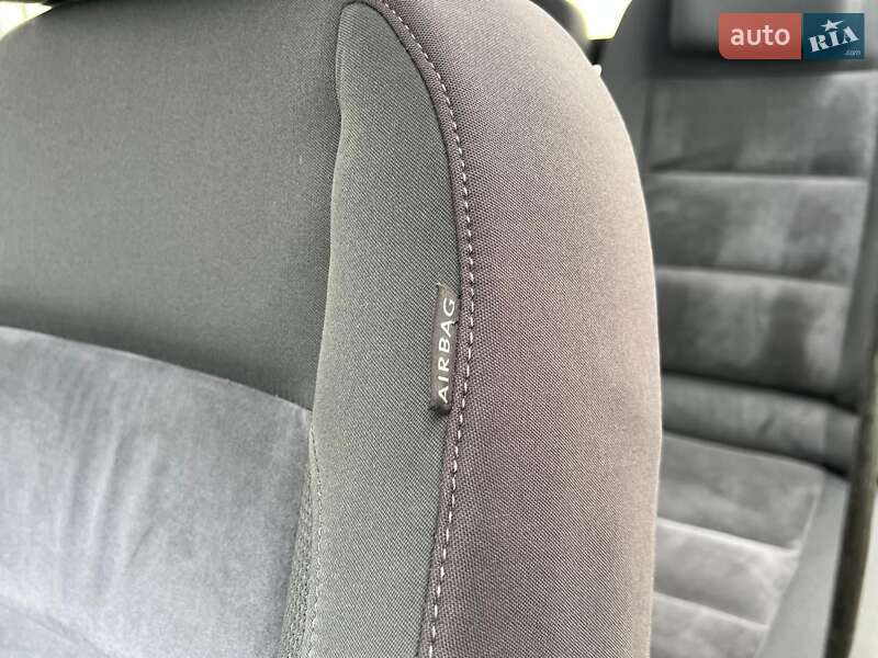 Минивэн Volkswagen Touran 2011 в Киеве