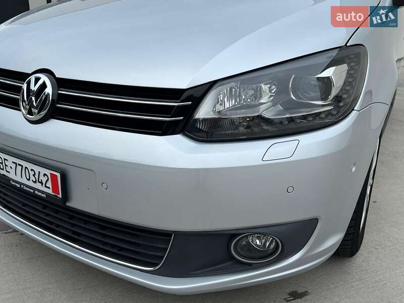 Минивэн Volkswagen Touran 2011 в Киеве