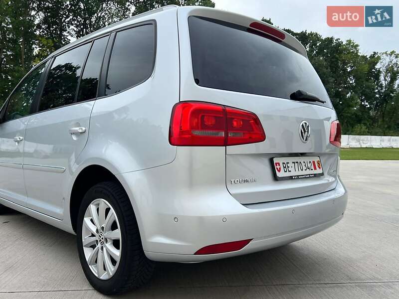 Минивэн Volkswagen Touran 2011 в Киеве
