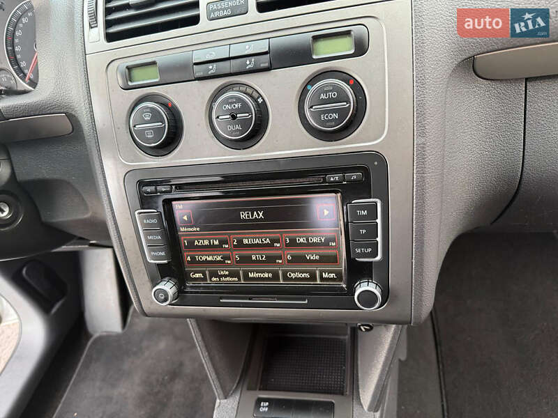 Минивэн Volkswagen Touran 2007 в Дубно