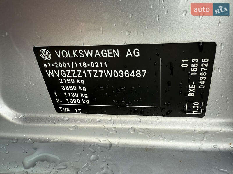 Минивэн Volkswagen Touran 2007 в Дубно