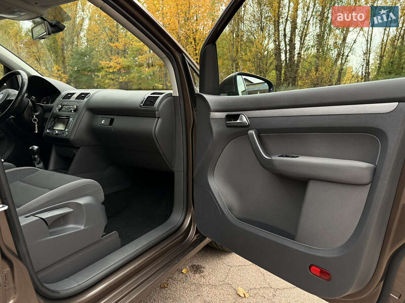 Минивэн Volkswagen Touran 2012 в Бердичеве