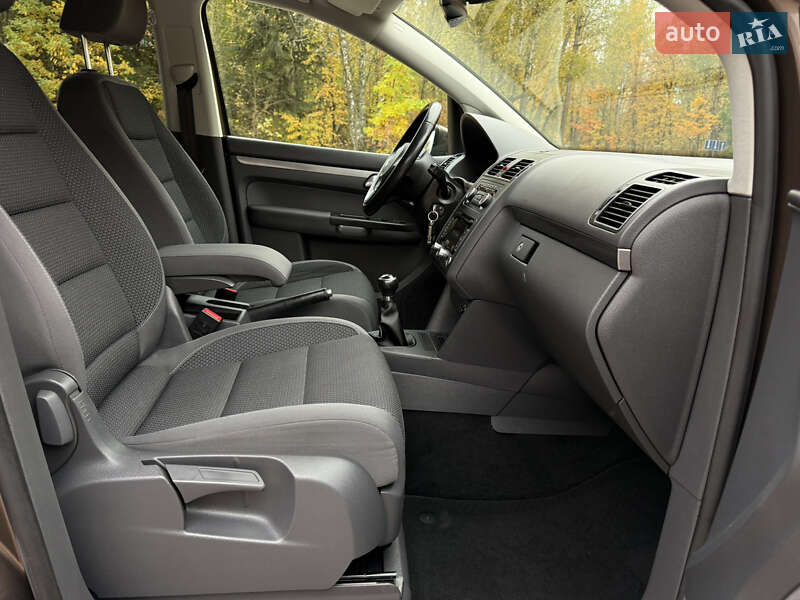 Минив��н Volkswagen Touran 2012 в Бердичеве