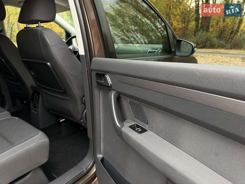 Минивэн Volkswagen Touran 2012 в Бердичеве