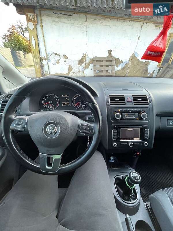Мінівен Volkswagen Touran 2011 в Стрию