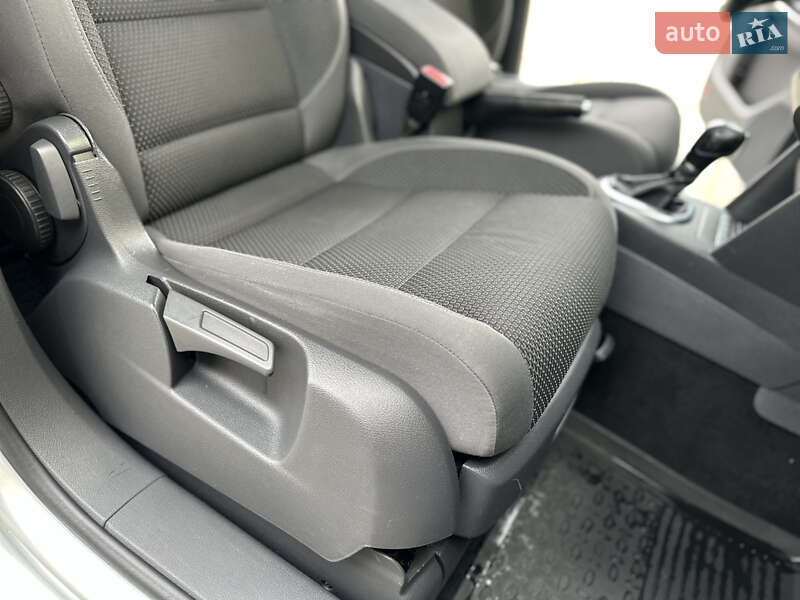 Минивэн Volkswagen Touran 2013 в Дрогобыче