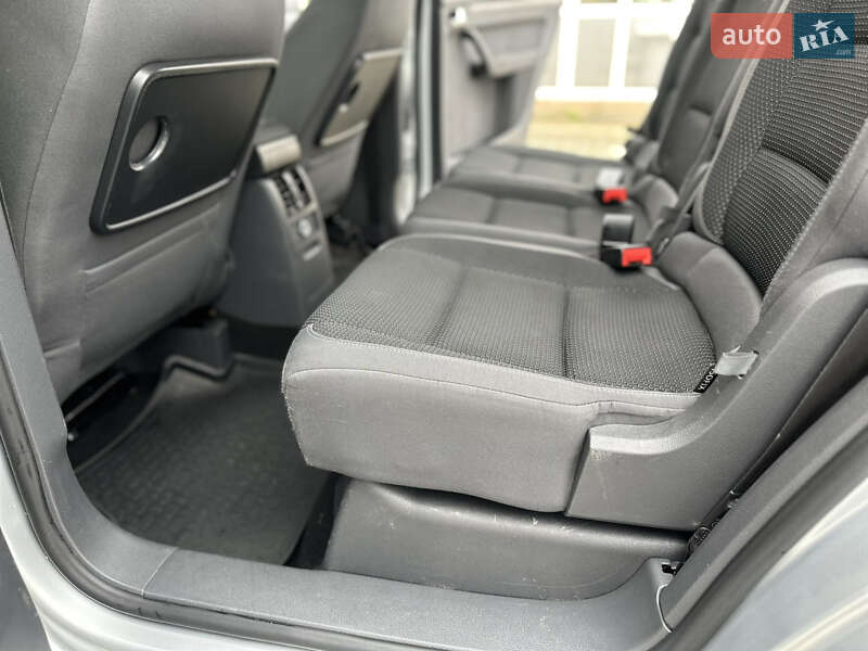 Минивэн Volkswagen Touran 2013 в Дрогобыче