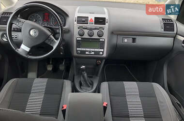 Минивэн Volkswagen Touran 2008 в 