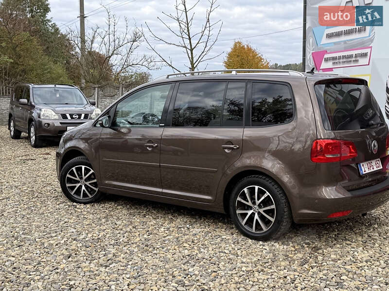 Минивэн Volkswagen Touran 2011 в Коломые
