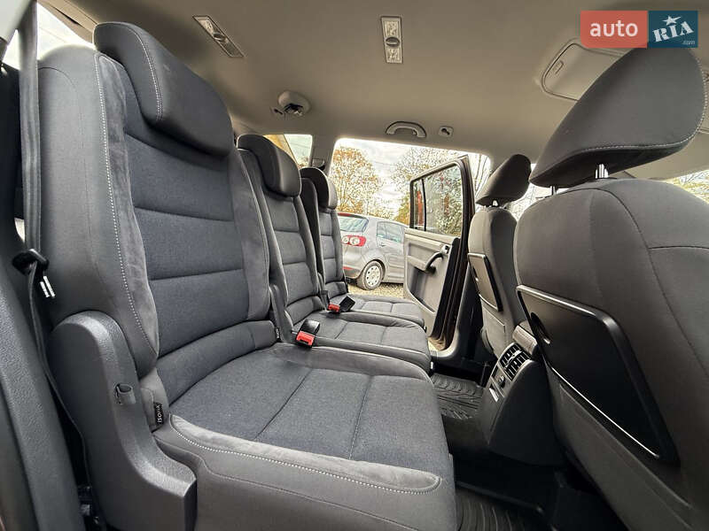 Минивэн Volkswagen Touran 2011 в Коломые