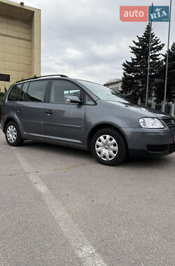 Мінівен Volkswagen Touran 2006 в Запоріжжі