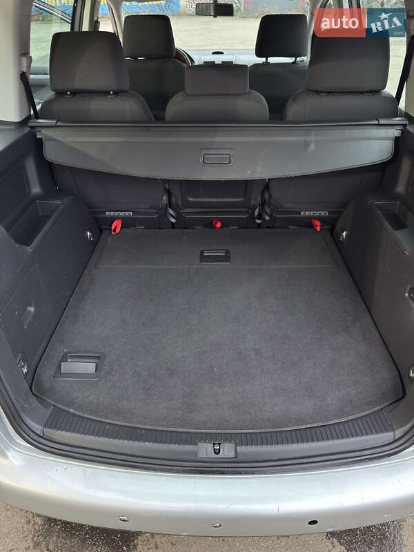 Мінівен Volkswagen Touran 2005 в Охтирці фото 8 Мінівен Volkswagen Touran 2005 в Охтирці