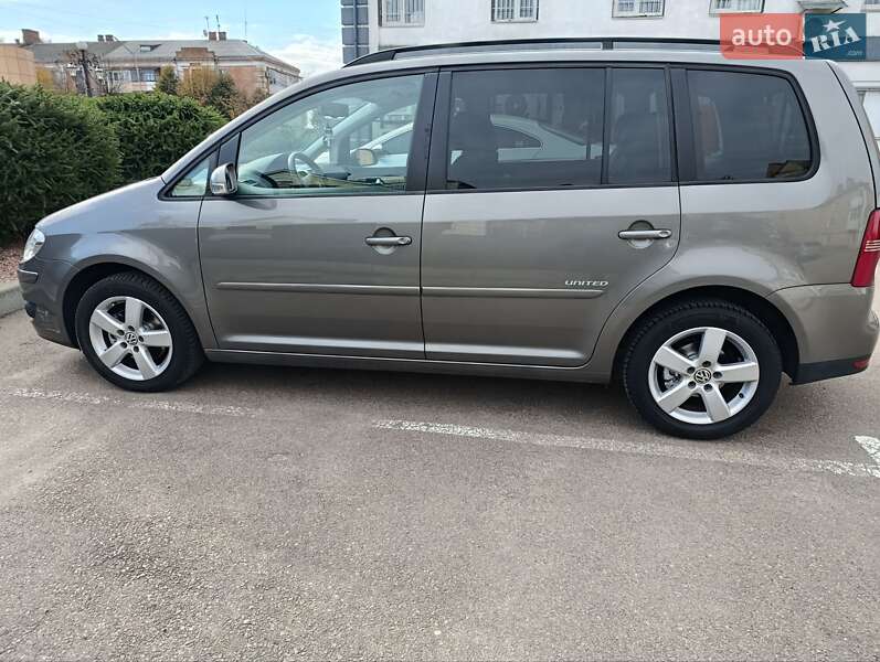 Минивэн Volkswagen Touran 2009 в Бердичеве