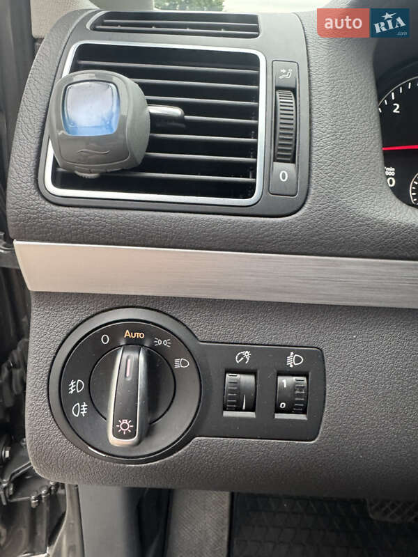 Мінівен Volkswagen Touran 2014 в Львові фото 14 Мінівен Volkswagen Touran 2014 в Львові