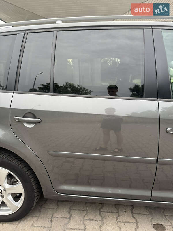 Мінівен Volkswagen Touran 2014 в Львові фото 37 Мінівен Volkswagen Touran 2014 в Львові