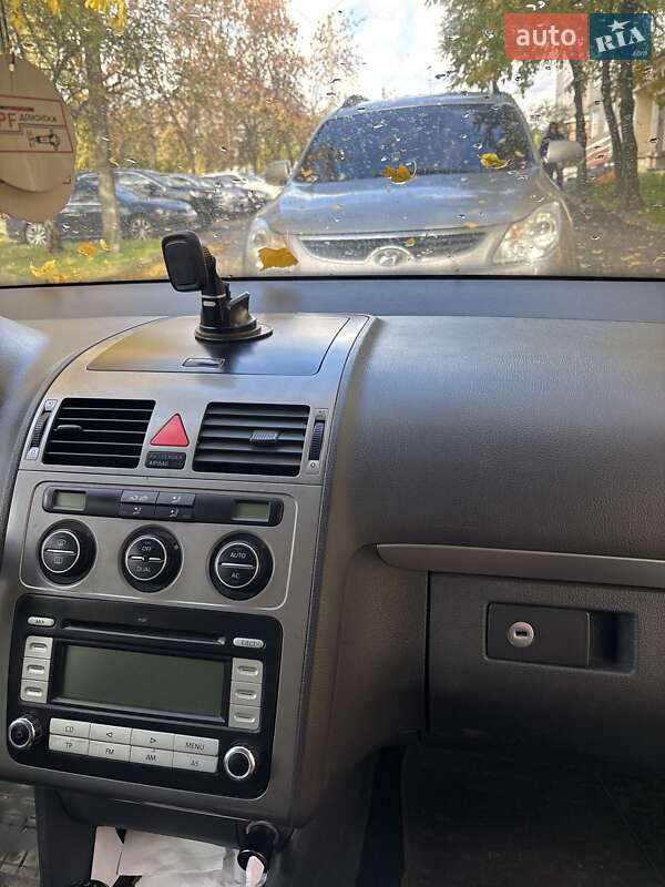 Минивэн Volkswagen Touran 2008 в Львове