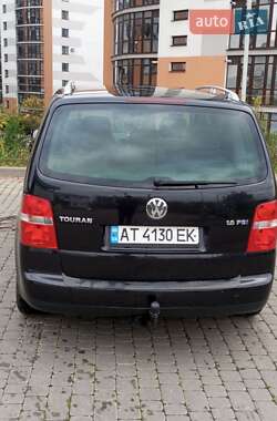Минивэн Volkswagen Touran 2004 в  фото 11 Минивэн Volkswagen Touran 2004 в