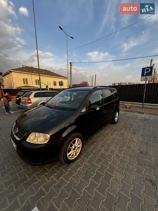 Минивэн Volkswagen Touran 2004 в Белой Церкви