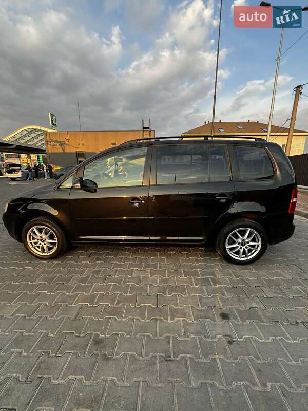 Минивэн Volkswagen Touran 2004 в Белой Церкви