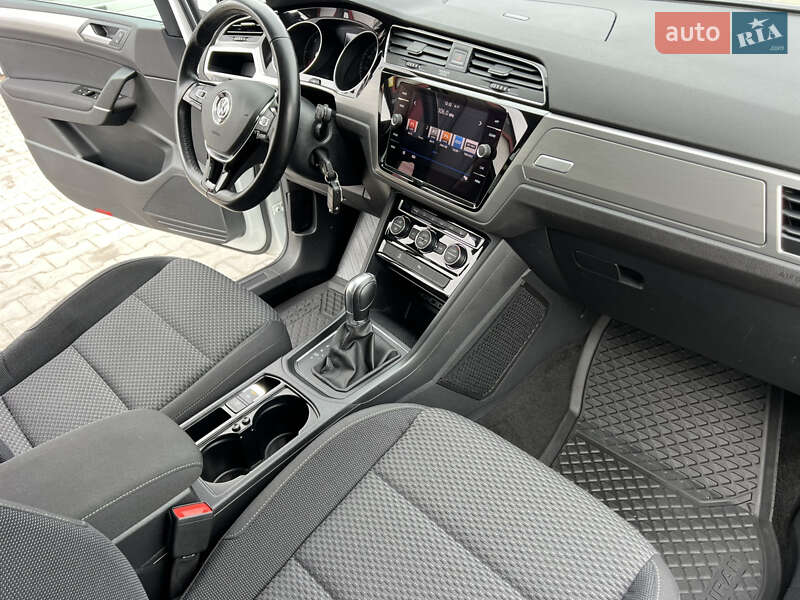 Микровэн Volkswagen Touran 2018 в Луцке