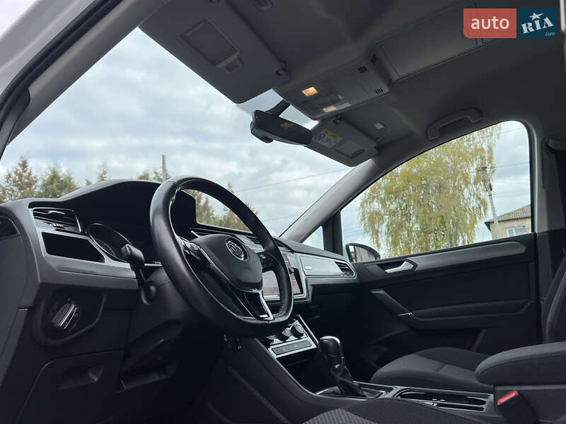 Микровэн Volkswagen Touran 2018 в Луцке