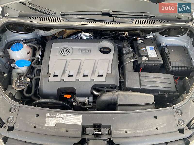 Минивэн Volkswagen Touran 2011 в Киеве фото 2 Минивэн Volkswagen Touran 2011 в Киеве