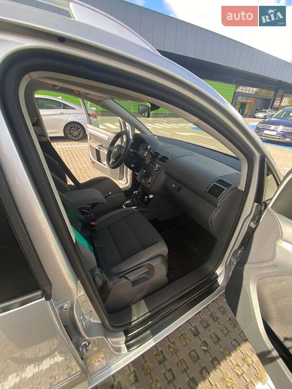 Минивэн Volkswagen Touran 2011 в Киеве фото 15 Минивэн Volkswagen Touran 2011 в Киеве